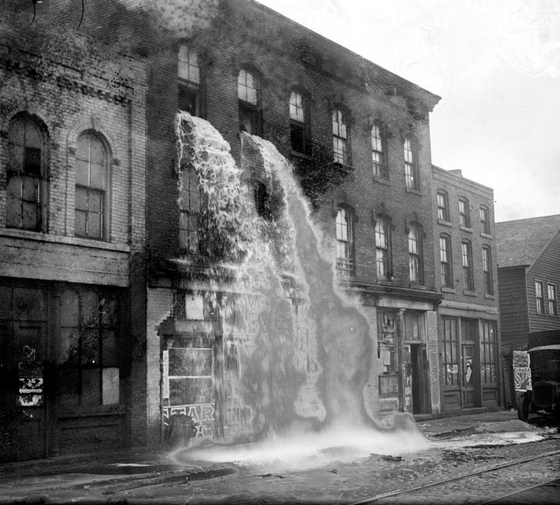 Illustration for article titled Boozy Snapshots of American Life Under Prohibition